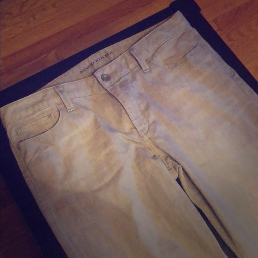 Banana Republic Grey skinny jeans. Barely worn.